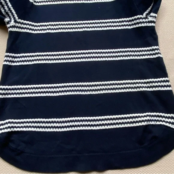 Tommy Hilfiger Navy and White Striped Sweater Like New Size Medium - Picture 9 of 9